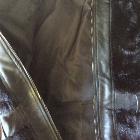 Black Faux Fur/Leather Zippered Jacket Size M - Picture 3 of 4