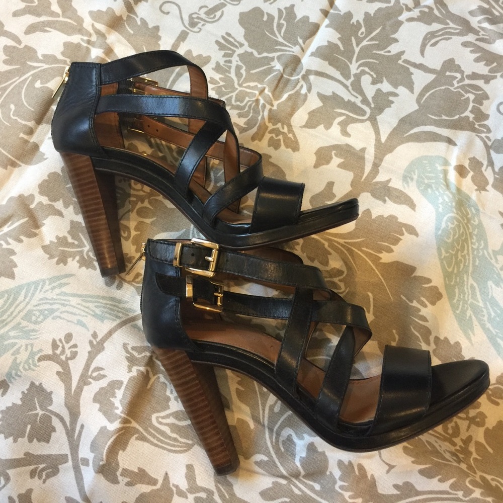Banana Republic 4” Heel