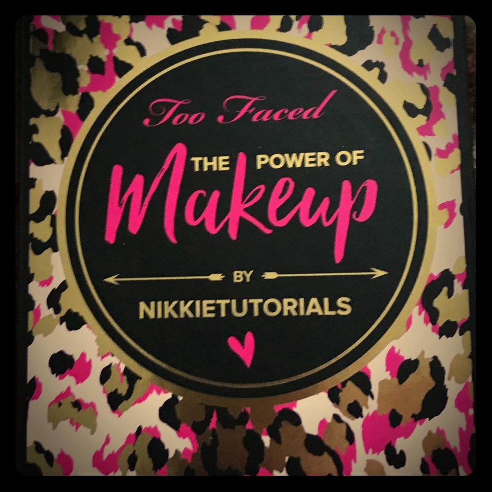 SOLD!!! Too Faced The Power of Makeup Palette
