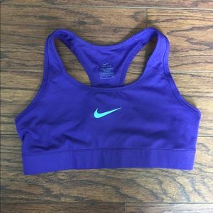 Nike sports bra size small