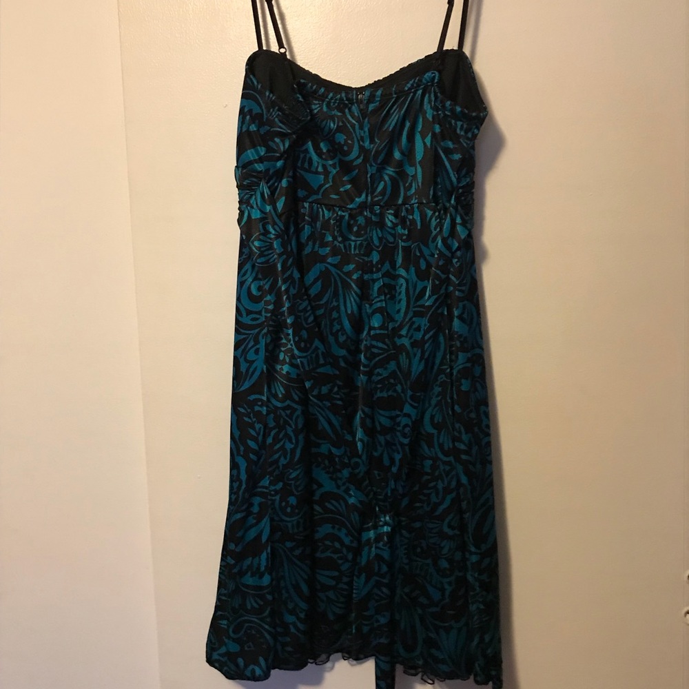 Dress - Picture 2 of 3