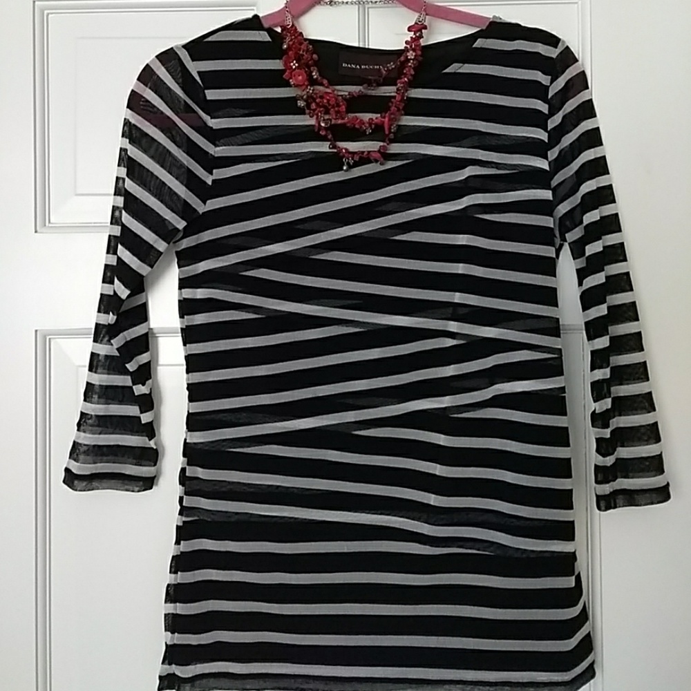 Gorgeous Blouse! - Picture 7 of 7