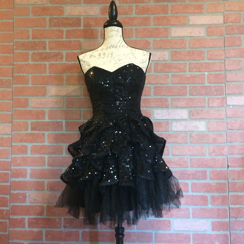 Gorgeous black sequin dress ✨