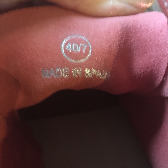 🌺Salmon colored suede ankle boots🌺 - Picture 4 of 7