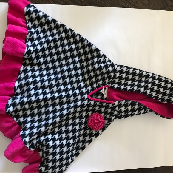 Poncho - Picture 1 of 2