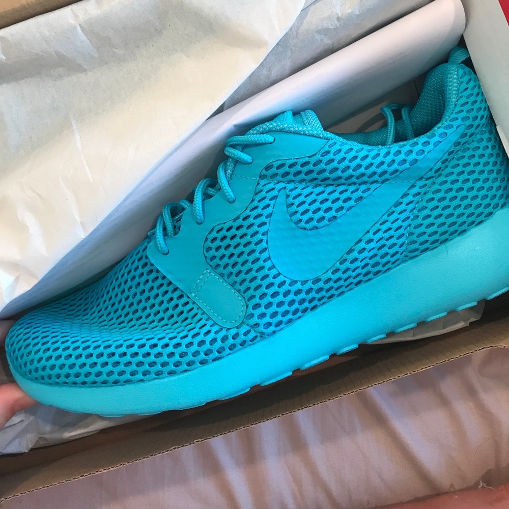 🌸SOLD🌸 Nike Roshe One Hyperbreathe - Picture 5 of 7