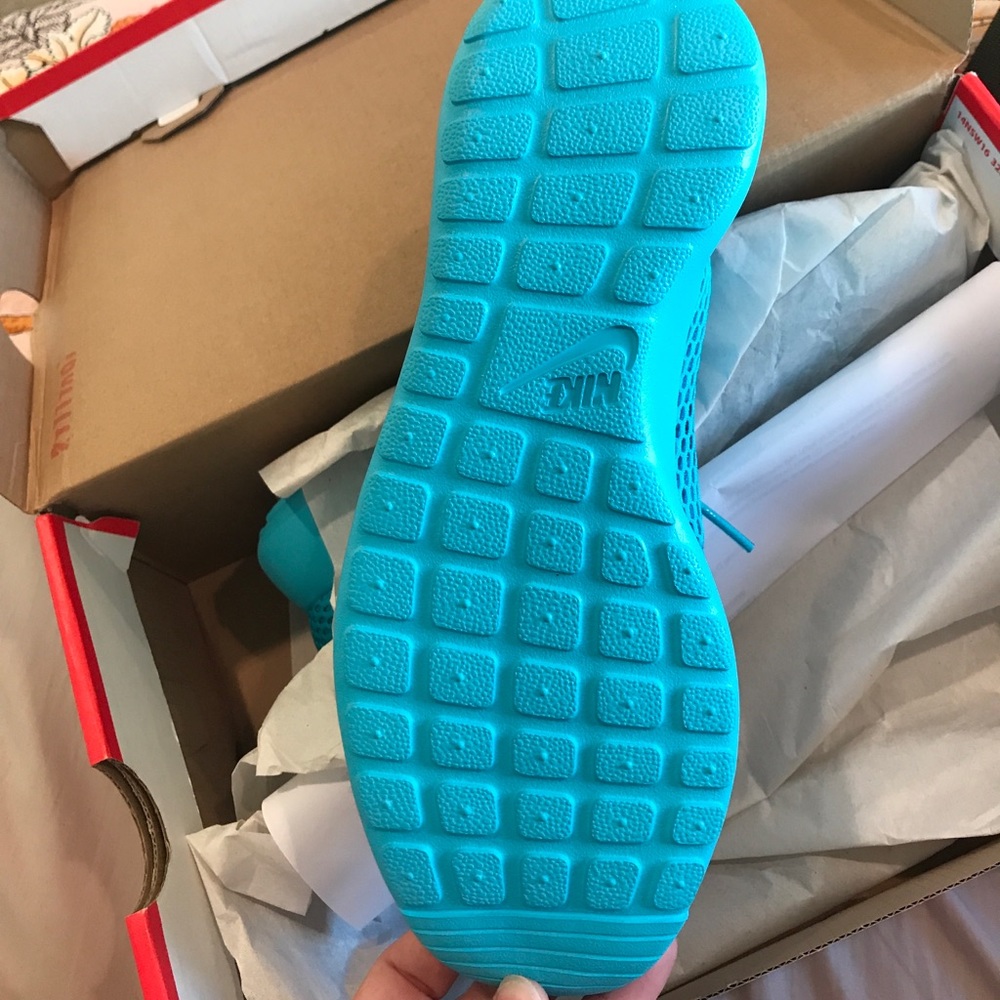 🌸SOLD🌸 Nike Roshe One Hyperbreathe - Picture 6 of 7
