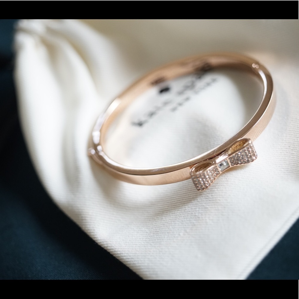 🎀 Kate Spade Rose Gold bow bangle