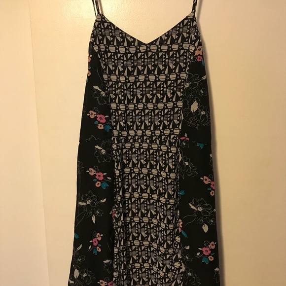 Dress - Picture 1 of 3