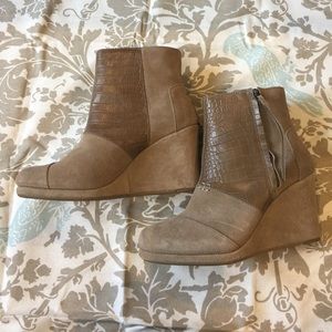 Toms Wedge Bootie