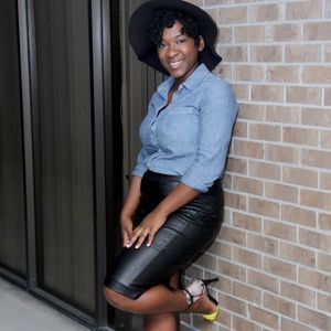 Meet your Posher, Elizabeth