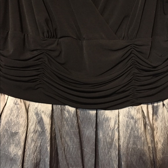 S.L Fashion Dress - Picture 2 of 5