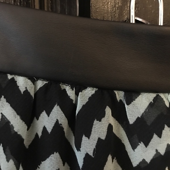 BCBG mini - Picture 2 of 3