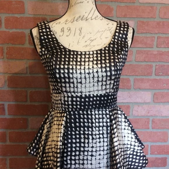 Patterned mini dress! ✨ - Picture 2 of 5