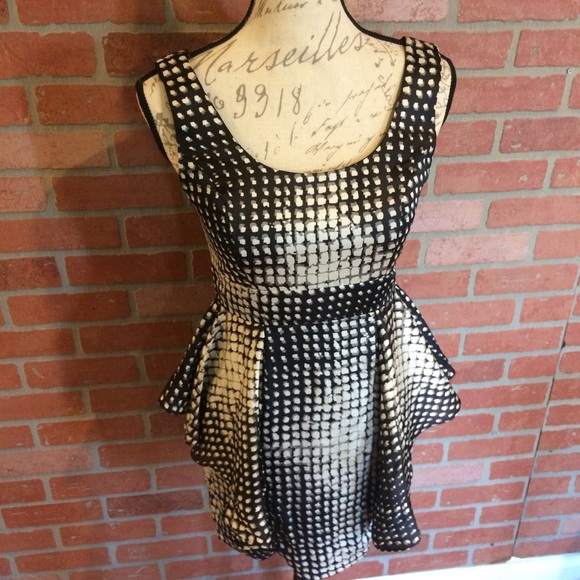 Patterned mini dress! ✨ - Picture 3 of 5