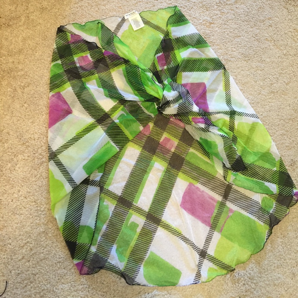 NWOT. BURBERRY Sarong. Made in Italy
