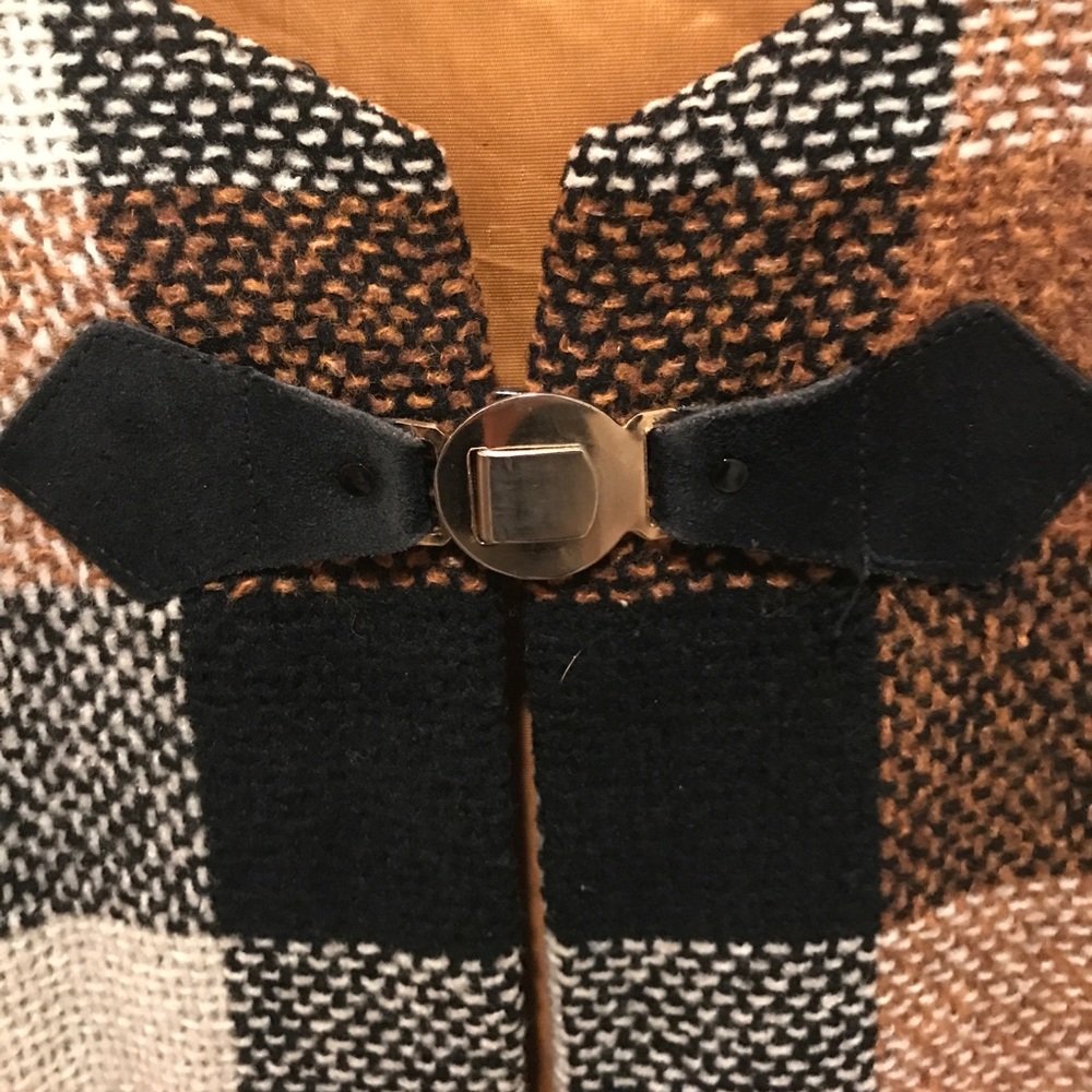 Plaid cape/jacket - Picture 3 of 3