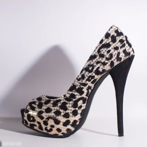 Leopard Pumps