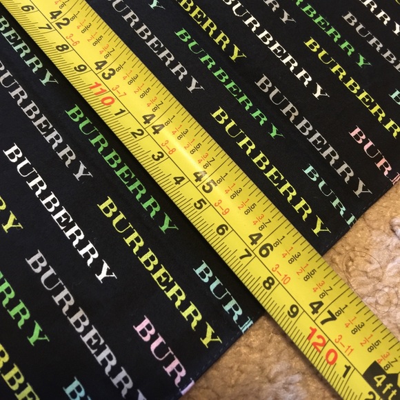 BURBERRY Cotton Scarf. Made in Italy - Picture 7 of 7