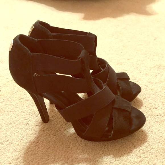 Shoes - Picture 1 of 4