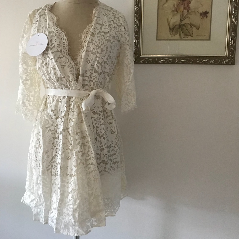 Girls With A Serious Dream- ELIZABETH LACE ROBE