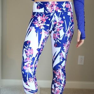 Fabletics Capri Workout Pants