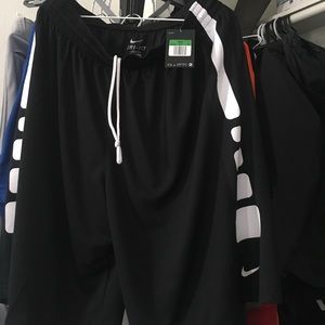 Nike practice elite shorts:SizeXL