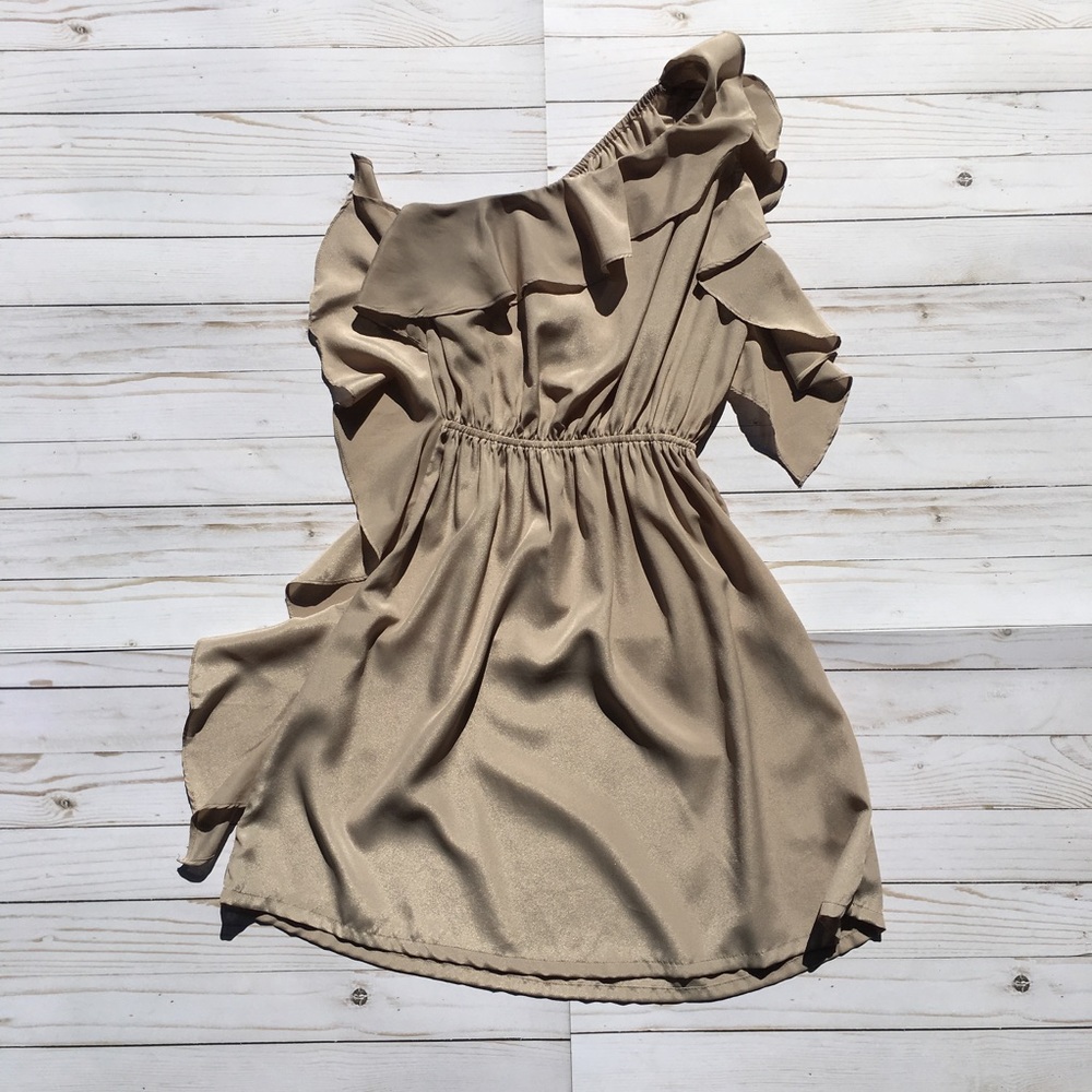 One shoulder dress