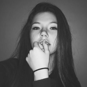 Meet your Posher, Kira