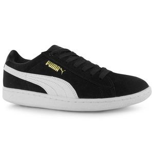 Black puma shoes