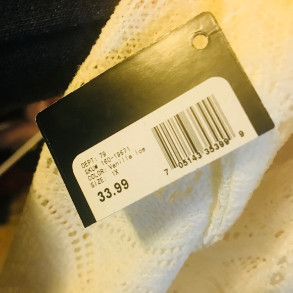 Classy white top - Picture 4 of 4