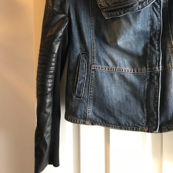 BCBGMAXAZRIA JEANS JACKET - Picture 2 of 5