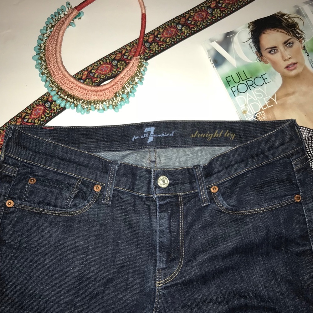EUC! 7 for all Mankind -Straight Leg Jeans Size 28
