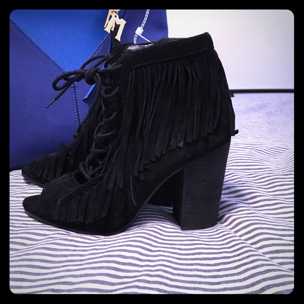 Gianni Bini Fringe booties