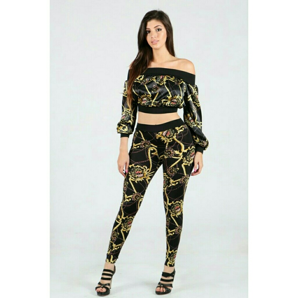 Off shoulder cropped to and legging set