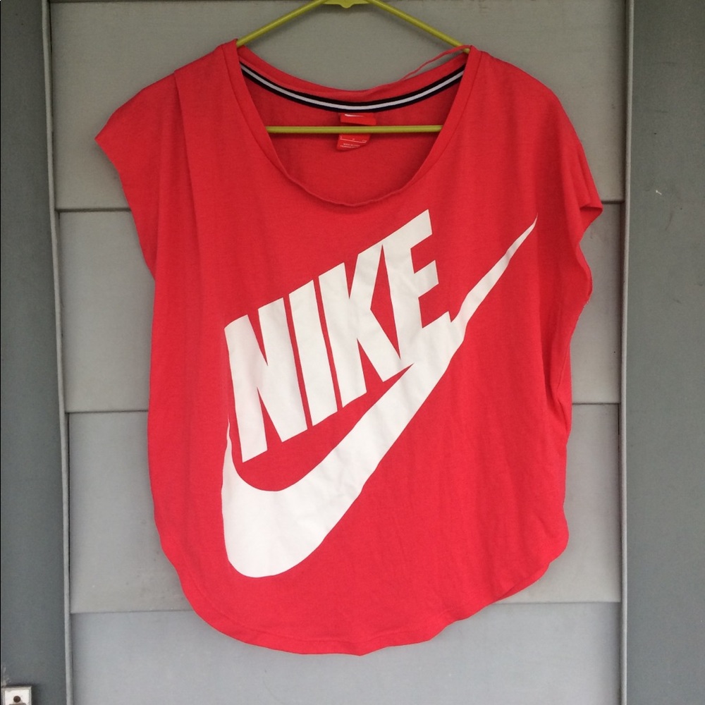 Nike shirt size S