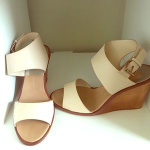 NWOT Dolce Vita Wedges