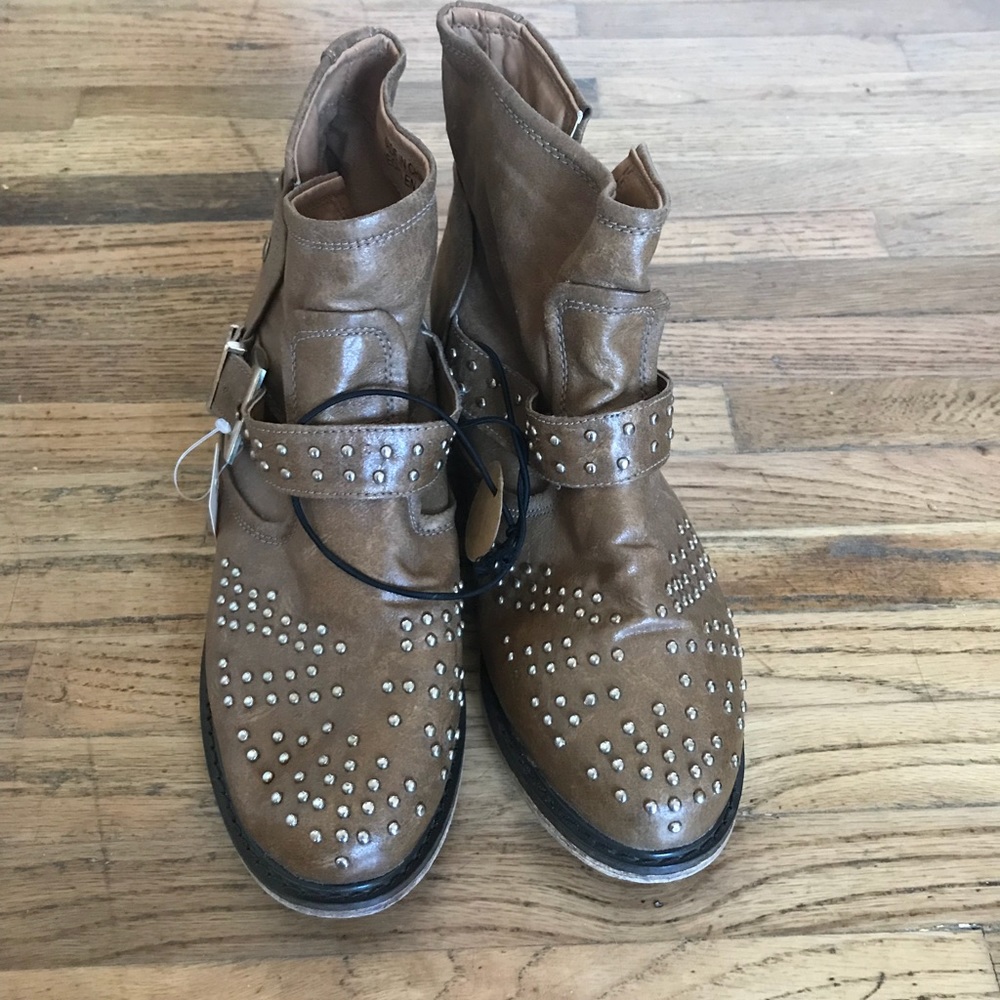 NWT forever21 boots size 8