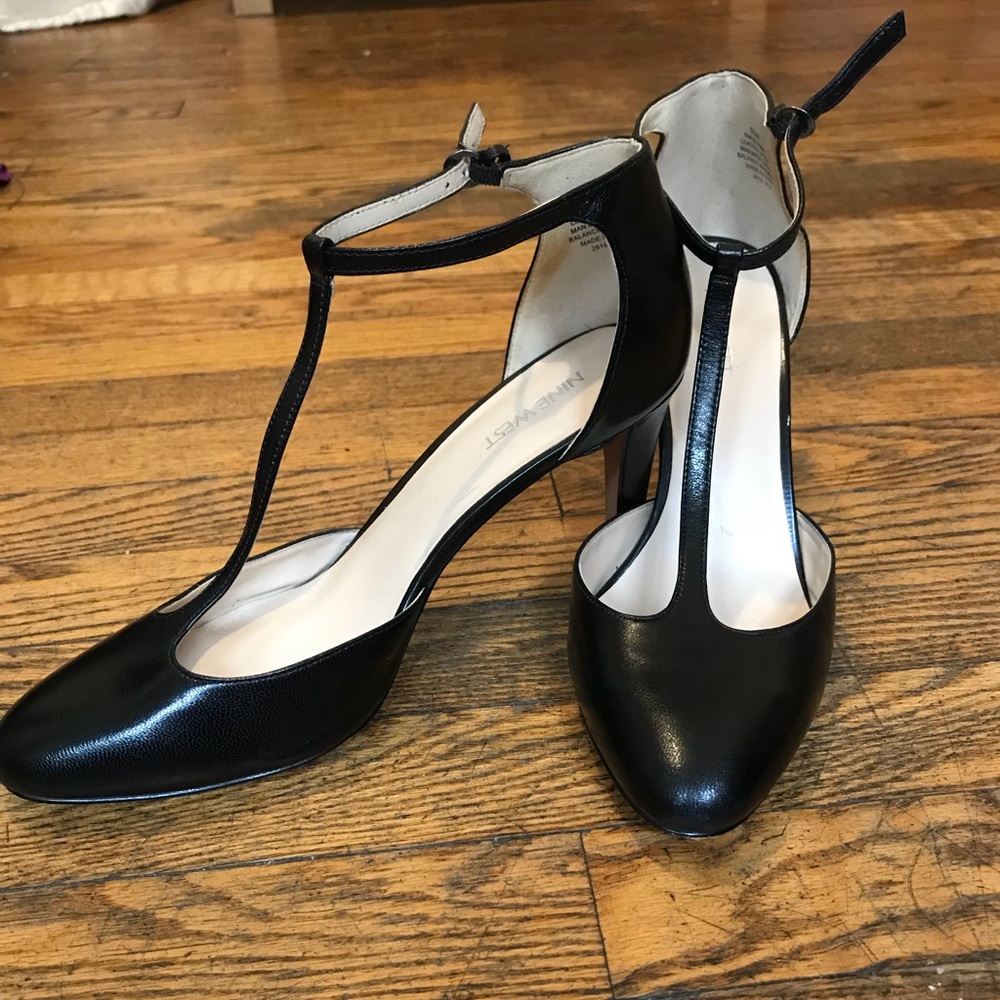 Nine West Black T-Strap Heel