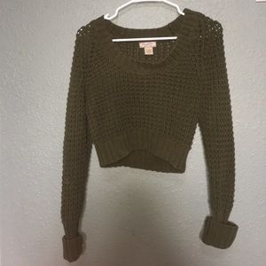 Green crop sweater