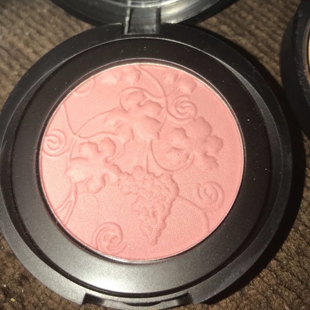 LAURA GELLER BLUSH