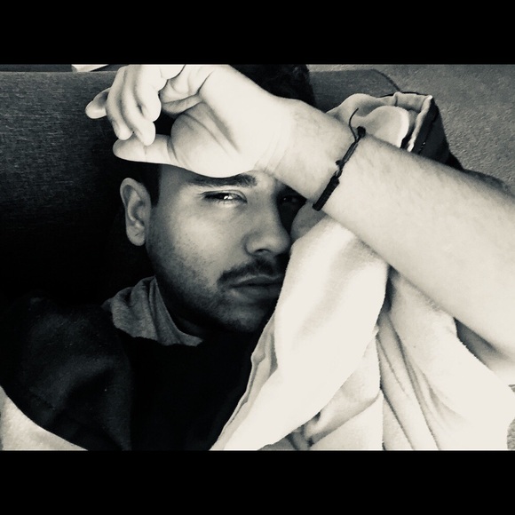 Meet your Posher, Carlos - Picture 1 of 1