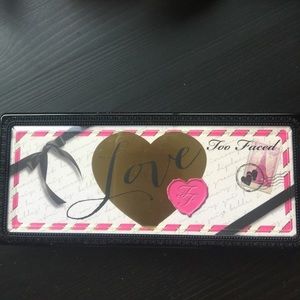 Too Faced Love eyeshadow palette
