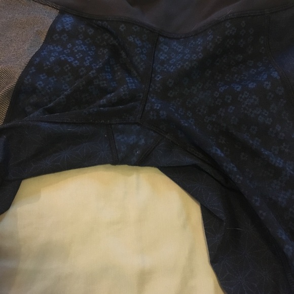 Lululemon patterned wunder unders - Picture 2 of 3