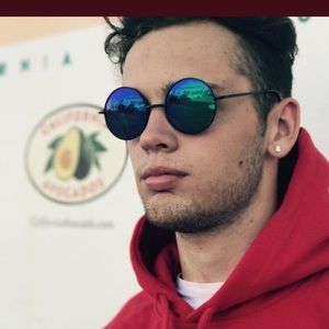 Meet your Posher, Daniel