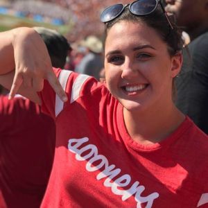 Meet your Posher, Leslie