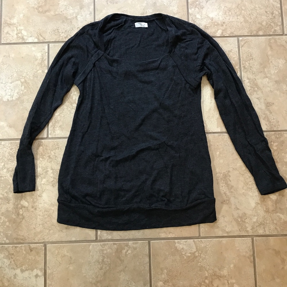 Old Navy long sleeve maternity shirt size Medium