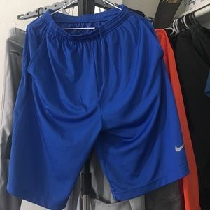Nike shorts:SizeS