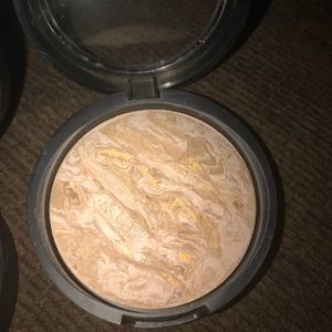 LAURA GELLER BALANCE BRIGHTEN FOUNDATION MEDIUM