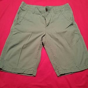 Men's EUC Flat Front Shorts Size 30